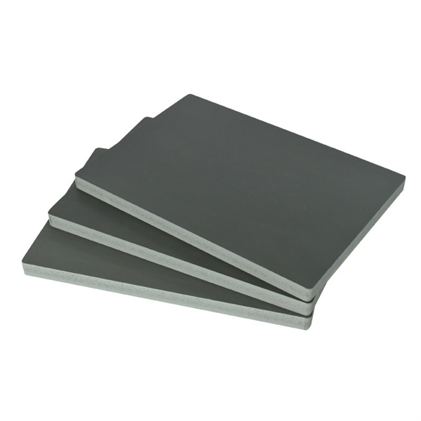 Características de la placa de PVC gris en comparación con otros colores: