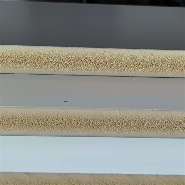 積層パネルの安全性機能: