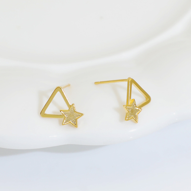 The Advantages of Eco-Friendly Materials in Stud Earrings
