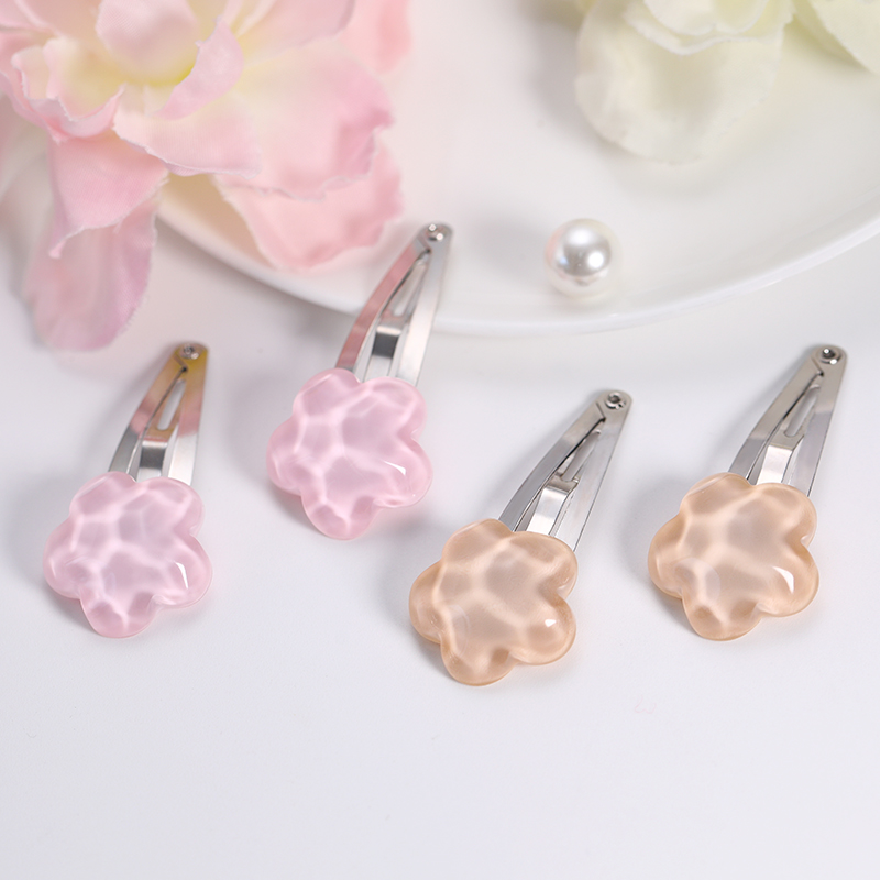 Installation Guidance for Small Hair Clips in Various Projects