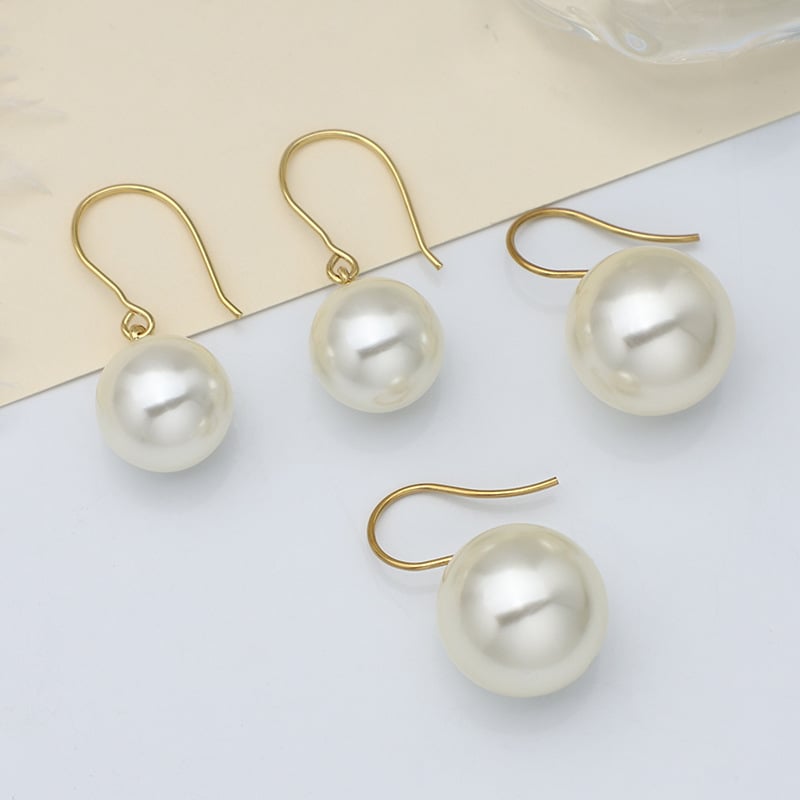 Understanding Material Advantages of Hanging Earrings for Retail