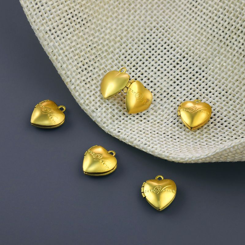 Cost Factors to Evaluate for Bulk Orders of Photo Locket Hearts