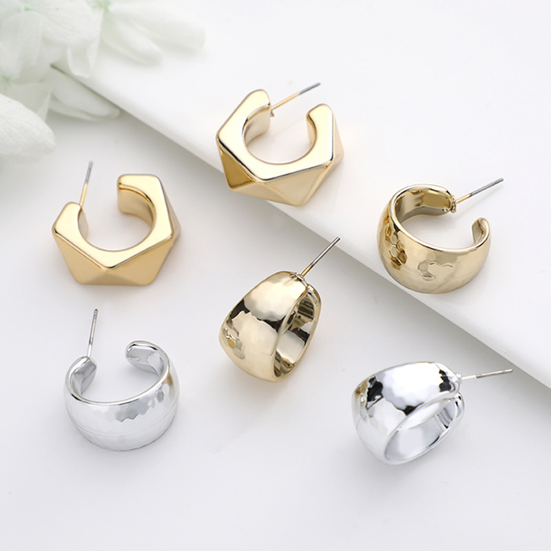 The Manufacturing Process Behind Simple Earrings