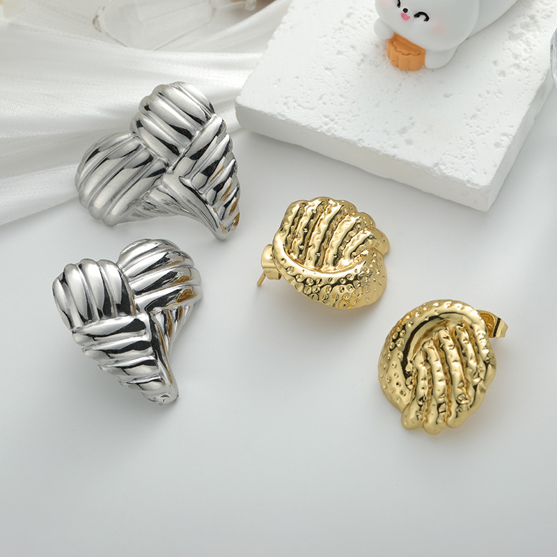 Common Problems with Chunky Drop Earrings and Their Solutions