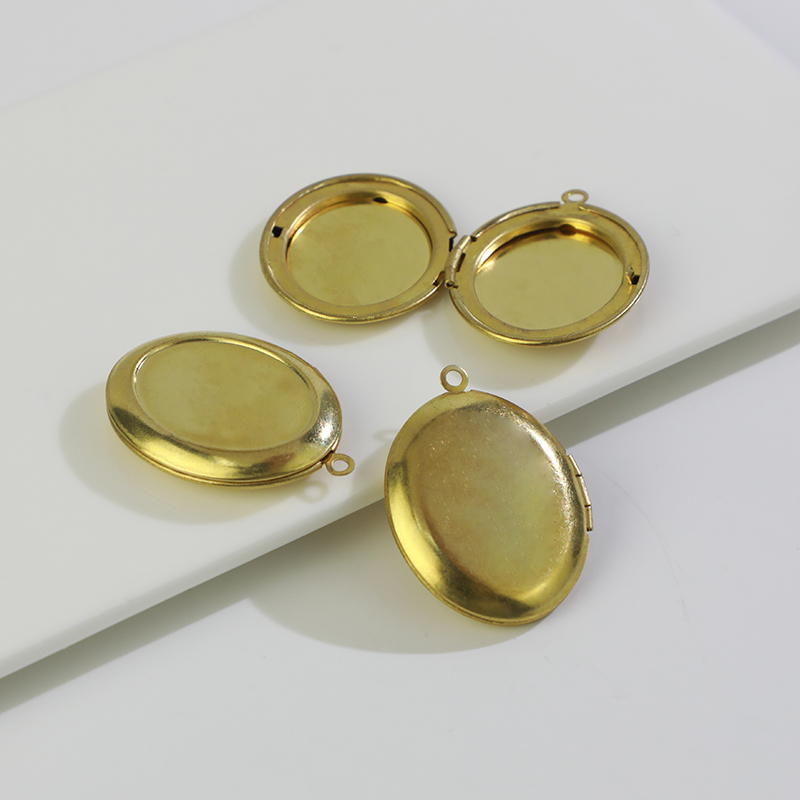 Key Specifications to Consider When Buying Picture Lockets in Bulk