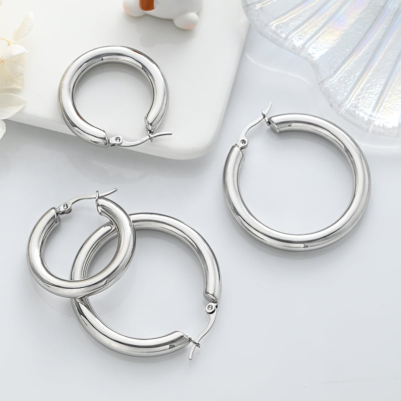 Material Advantages of Using Stainless Steel in Circle Earrings