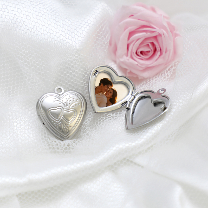 Choosing the Right Supplier for Your Custom Photo Locket Needs