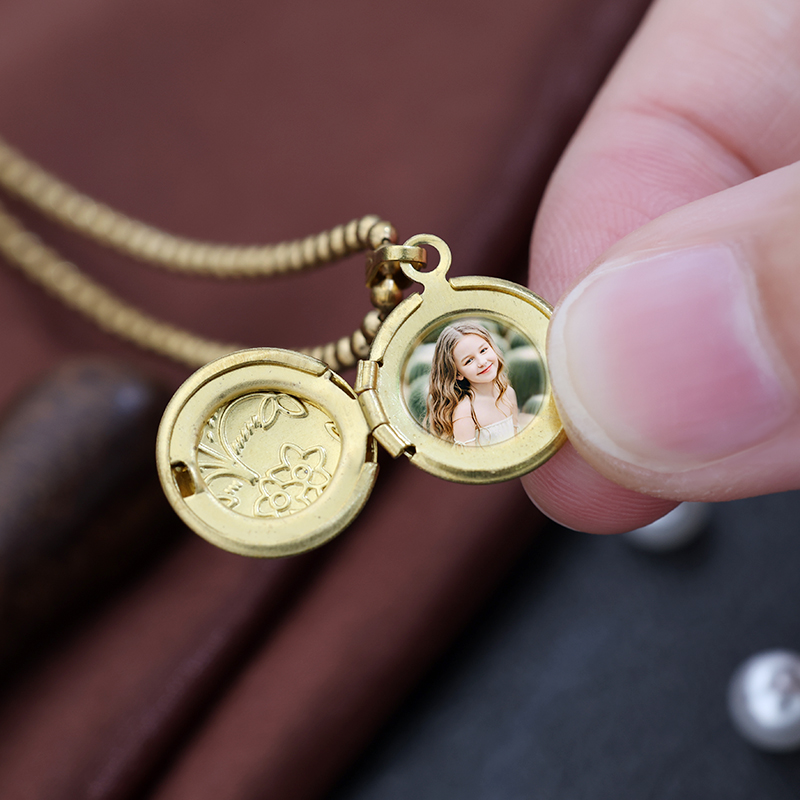 How to Evaluate Quality in Photo Locket Necklaces for Bulk Orders