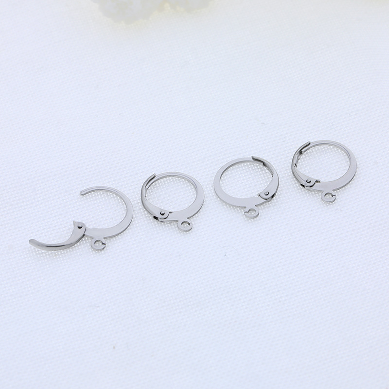 Applications of Earring Hardware in Different Jewelry Designs