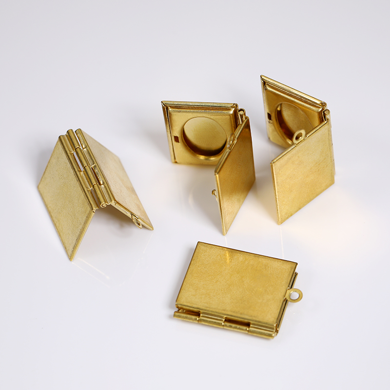 Key Specifications for Quality Photo Locket Pendants in Bulk Orders