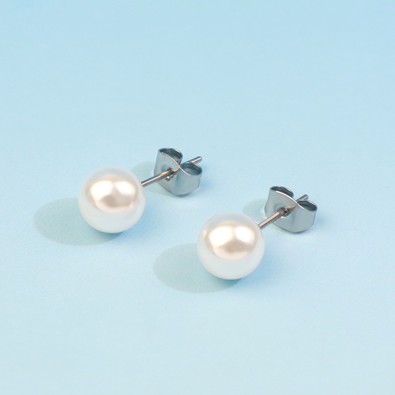 Installation Guidance for Small Pearl Earrings in Various Applications