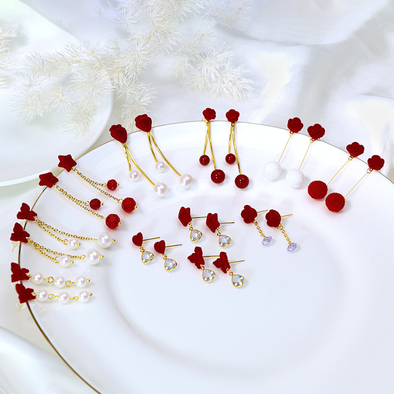 How to Pick Durable Small Earrings for Women for DailyWear Retail Collections
