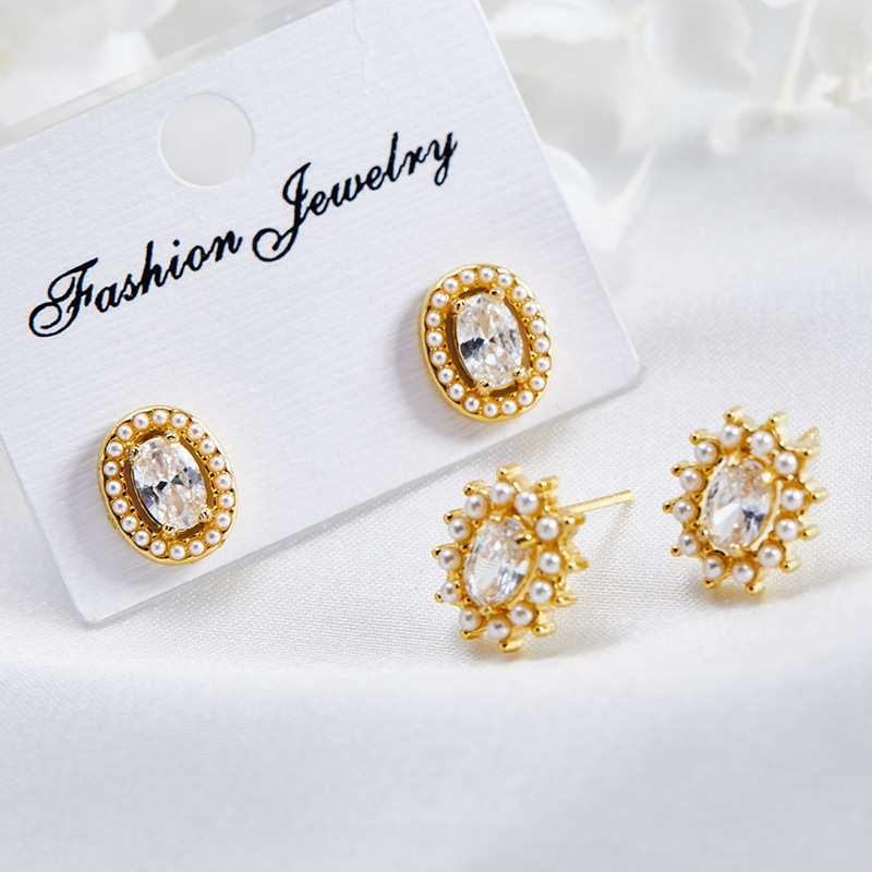 Popular Small Earrings for Women Styles to Boost Your 2026 Jewelry Inventory