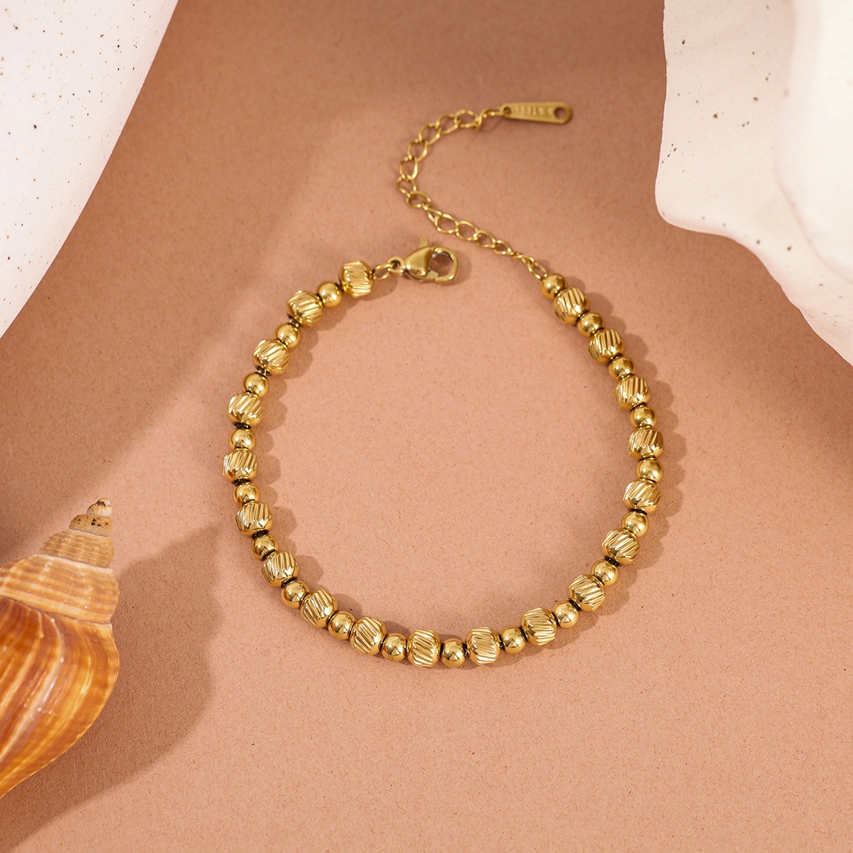 Where to Source Reliable Women's Gold Plated Bracelets for Bulk Orders