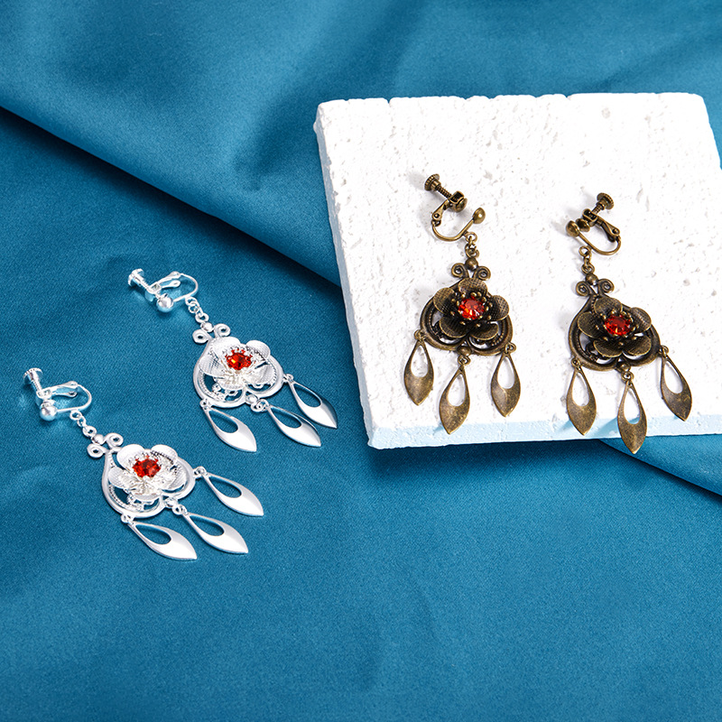 Common Problems with Vintage Earrings and Effective Solutions