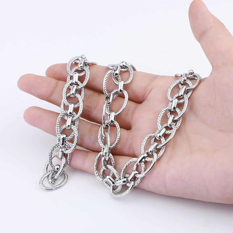 Common Problems with Men's Stainless Chains and Effective Solutions
