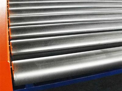 What Makes Roller Gravity Conveyor Ideal for Loading Dock Operations