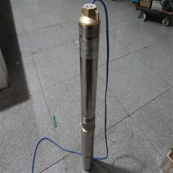 Pompe immergible solaire DC facile à installer et à opérer