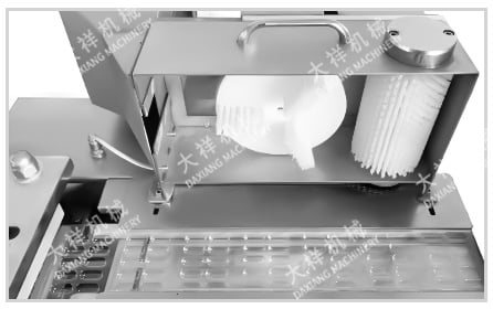DPP-115 Capsule Chocolate Tablet Pill Pvc Blister Packing Package Machine for Sale details