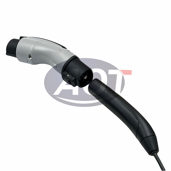 Guide de sélection et d'installation du connecteur de recharge pour véhicules électriques SAE J1772
