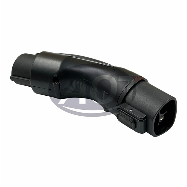 Solutions de Recharge Polyvalentes avec Adaptateur J1772 vers Type 2.