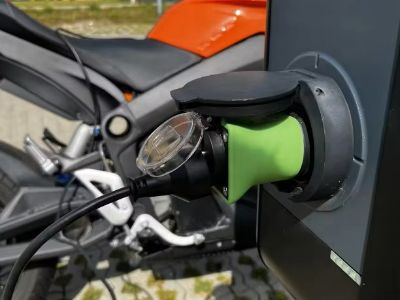 Comment choisir un chargeur portable pour VE avec la bonne prise pour votre flotte