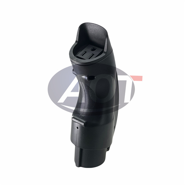 Avantages du connecteur NEMA 14-50 J1772 pour les stations de recharge de VE