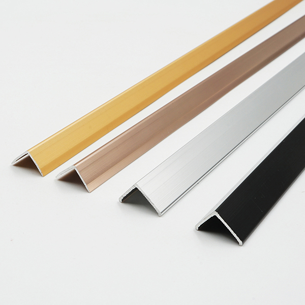 Use of White Aluminum Angle Trim