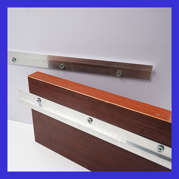 Quick and efficient hanging solution with ceiling z clips