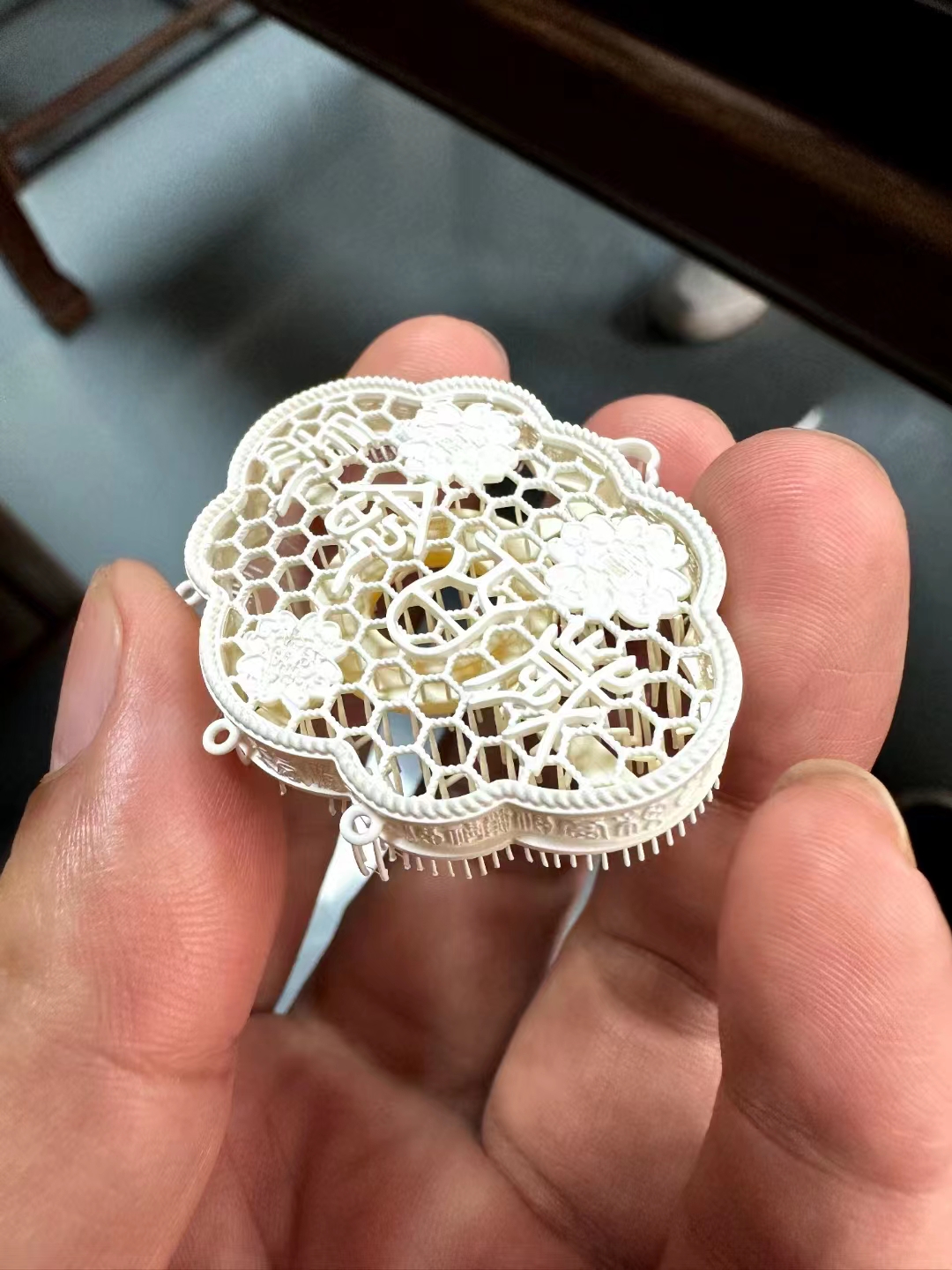 Perfect gift for the modern and stylish woman.
