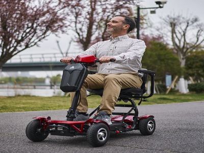 Fauteuil roulant auto-pivotant BC-EA9000F : fonctionnement à un bouton pour l'autonomie des personnes handicapées