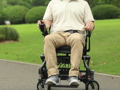 Options de batteries pour fauteuil roulant : comparaison lithium vs acide 20/40/60 miles
