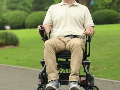 Fauteuils roulants en fibre de carbone : Design ultra léger de 12 kg, conforme aux normes de transport aérien