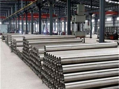 Come l'efficienza delle caldaie a tubi influisce sul consumo energetico industriale