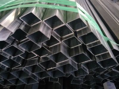 I Vantaggi dei Tubi Metallici nell'Ingegneria Strutturale e nelle Infrastrutture