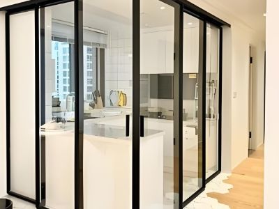 現代建築における自動スライドドアの利点