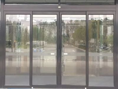 フランスで商業用に最適な自動開閉ドアを探そう