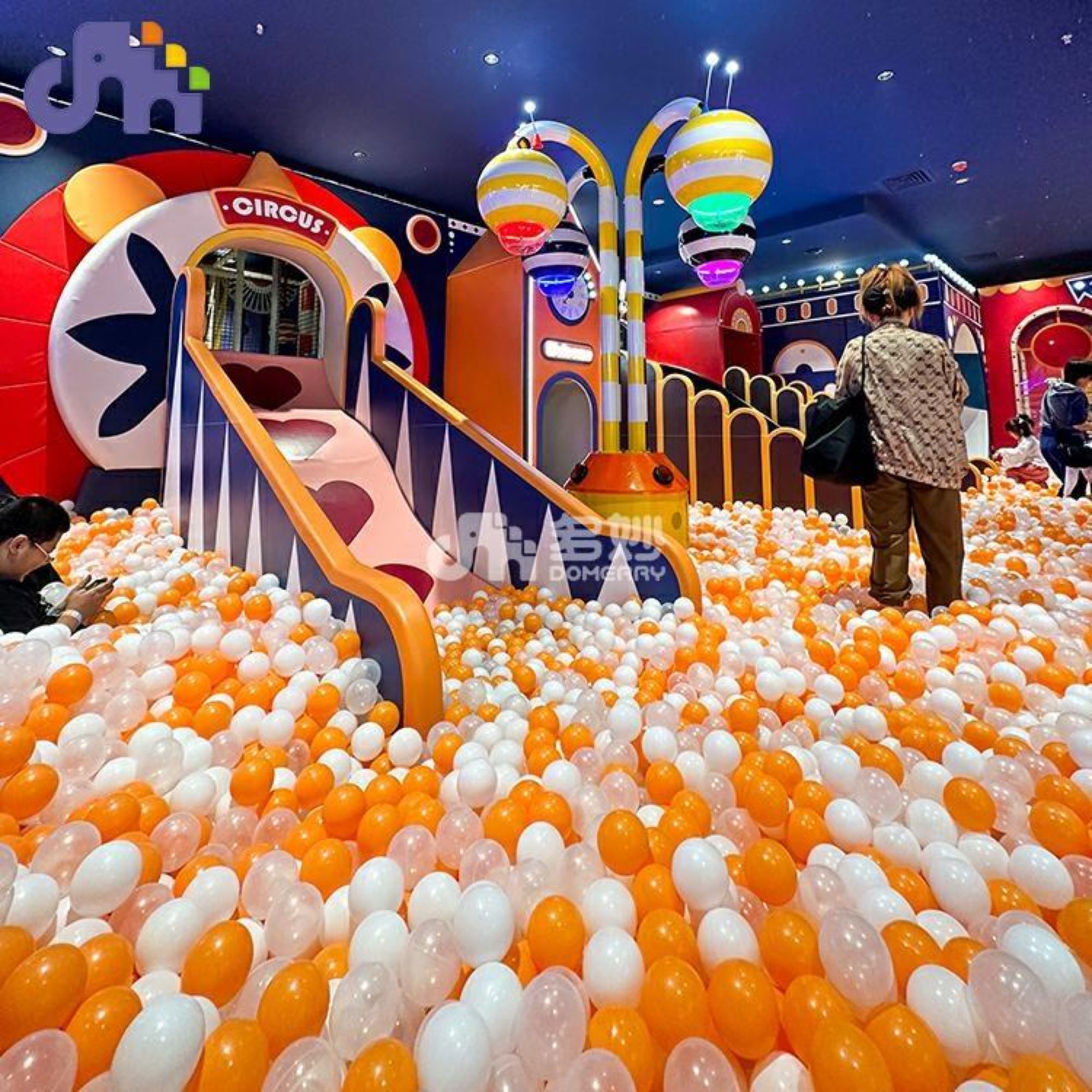 Domerry custom theme new design commercial indoor play house kids slides indoor plastic playground