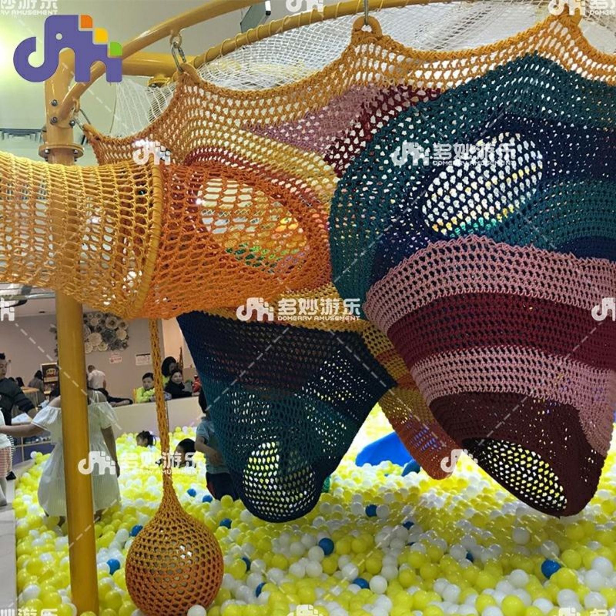 Let us look at how to be exact while installing the nylon rope netting.