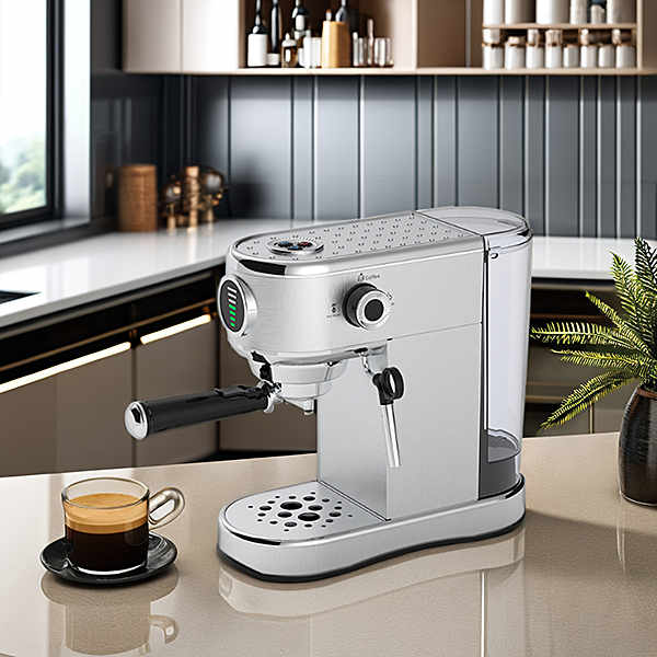 Leichter Milchschaum für Lattes und Cappuccinos