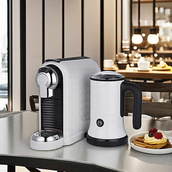 Erzeugen Sie mühelos perfekt aufgeschäumte Milch mit Ihrer Nespresso Milchschaummaschine
