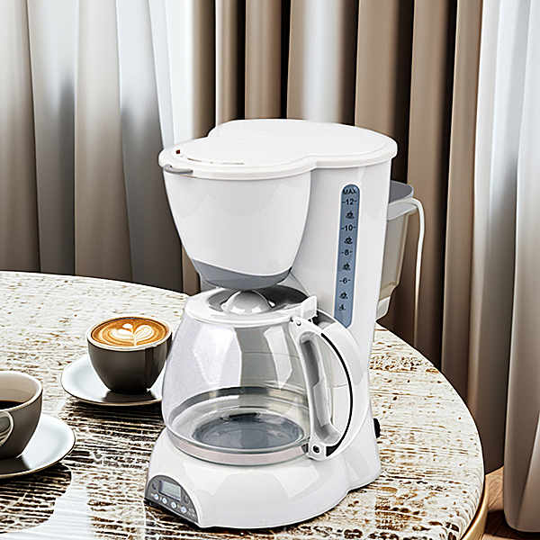 Un café riche et délicieux préparé avec une machine à café stylée et moderne