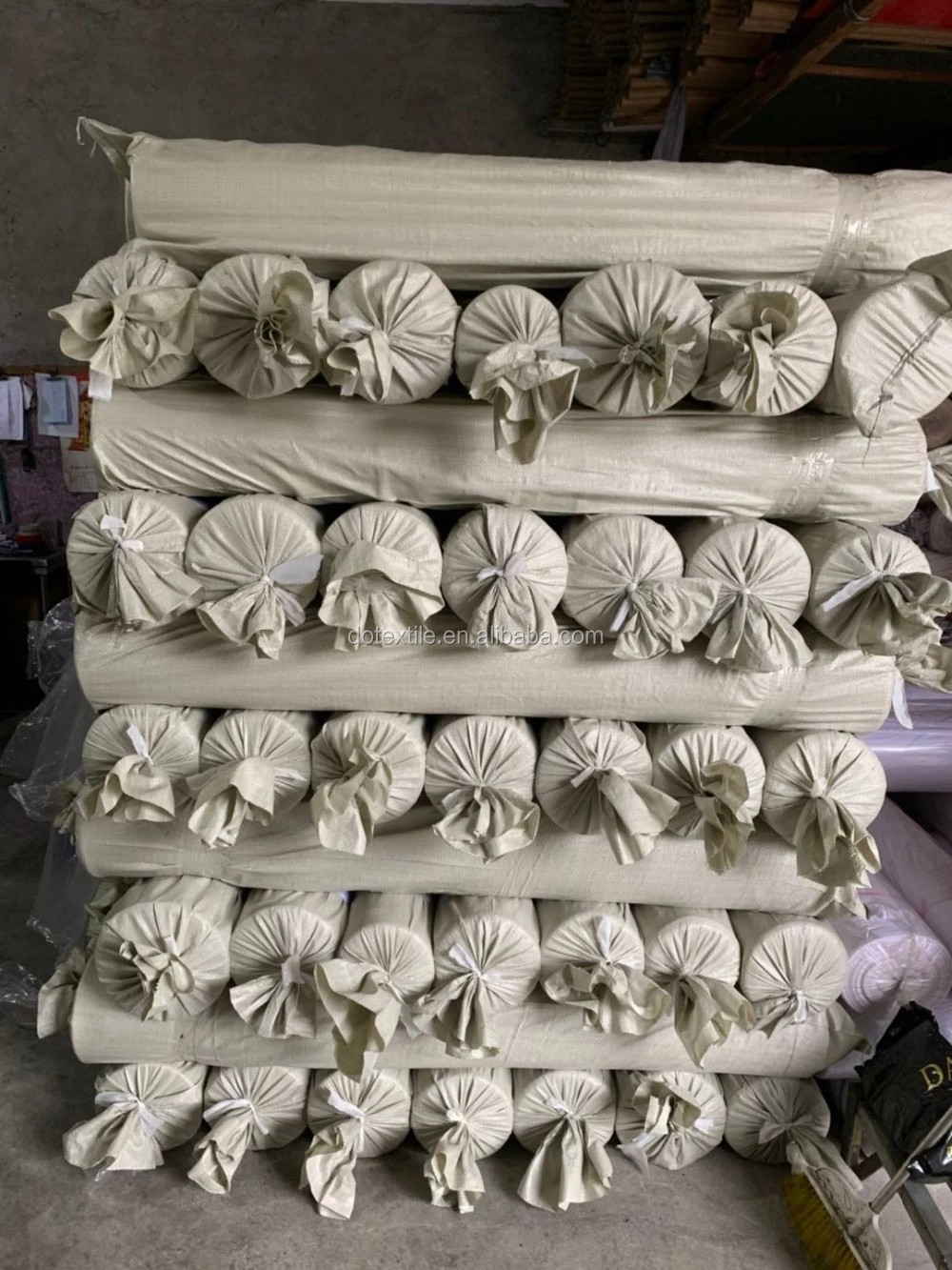 Wholesale 100% polyester satin weave microfiber peachskin for shorts factory