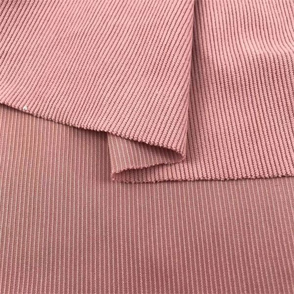 Innovation et tissu en velours côtelé