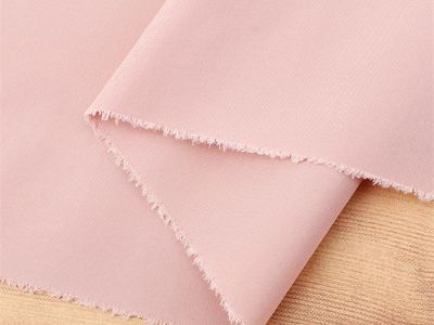 Analyse approfondie des tissus techniques : matériaux performants en provenance de Chine pour les vêtements haut de gamme du Bangladesh
