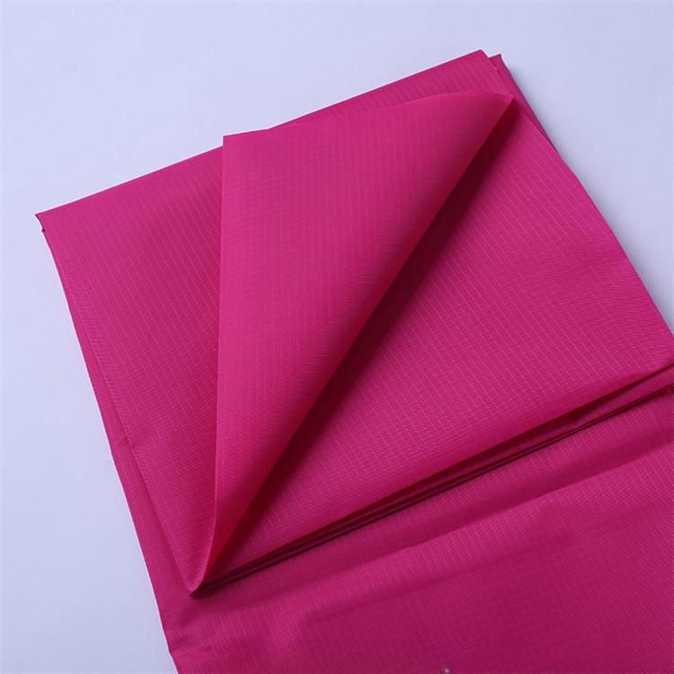 Fabricant textile de la ville de Shengze, tissu oxford teint uni 210d ripstop pour auvent