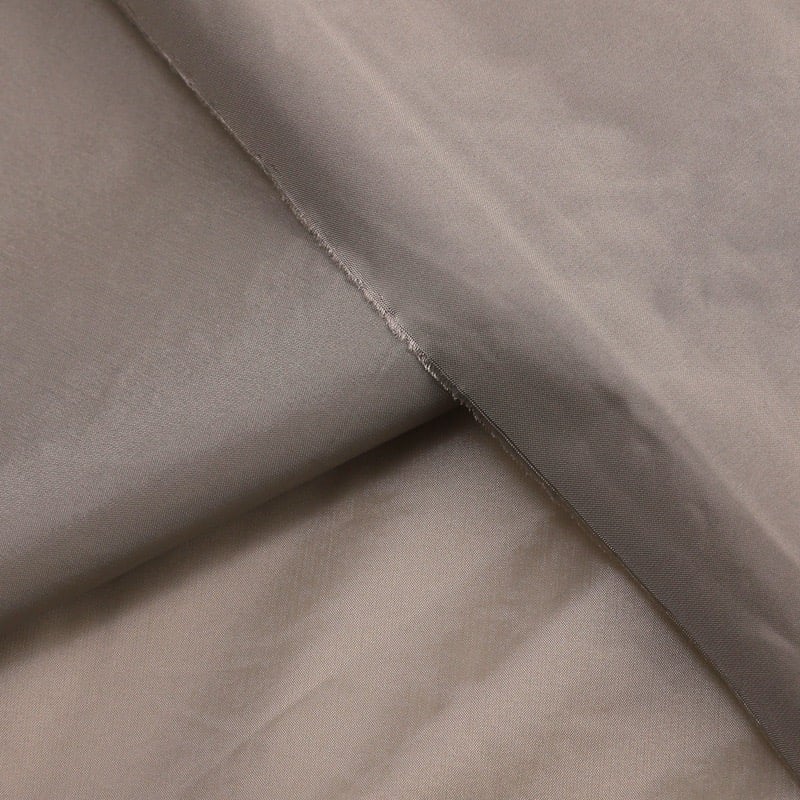 Down proof 400T 20D semi-dull nylon taffeta fabric for Outdoor quilted jacket supplier