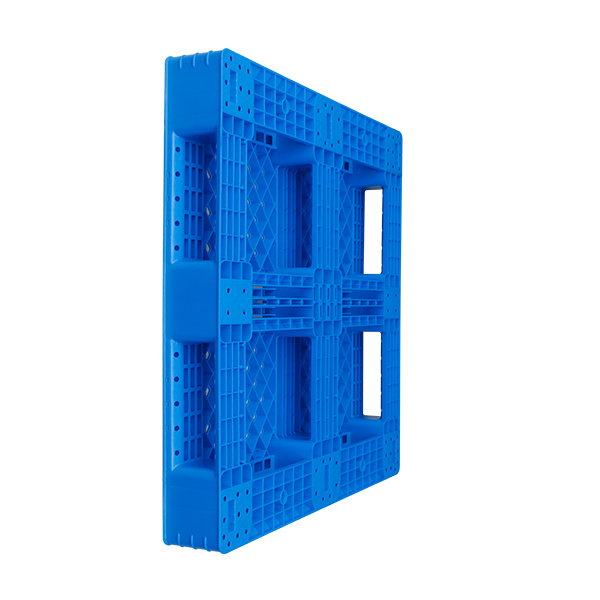 Riduzione dei Rifiuti e dell'Impatto sull'Ambiente con i Pallet in Plastica