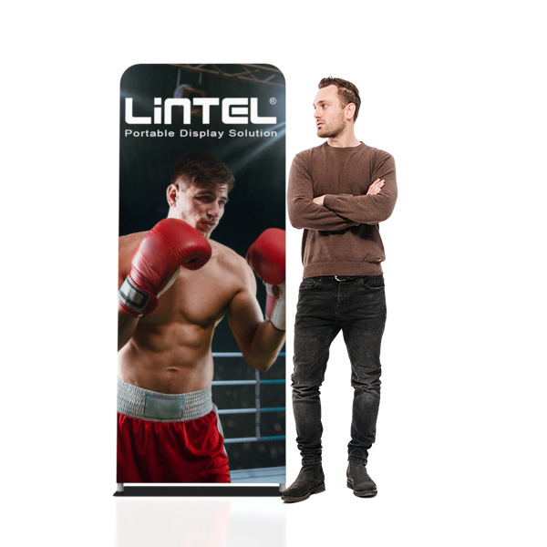 Dimensiuni și forme personalizabile ale stendurilor din tăietură tensionată pentru soluții unice de branding.