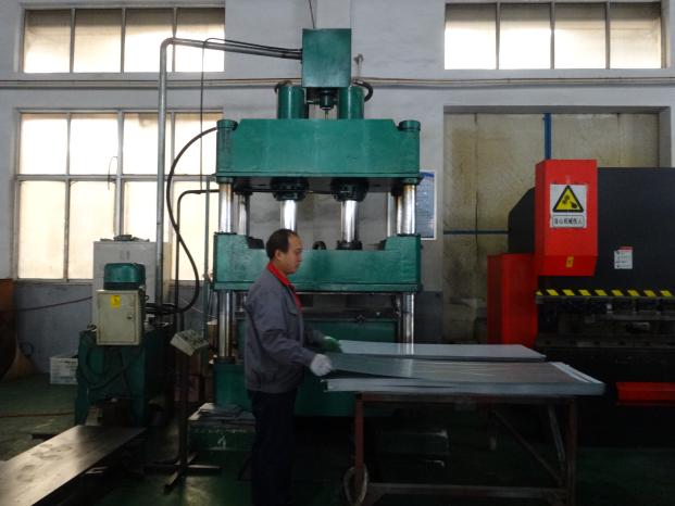 Galvanized sheet frame aluminum blades large air volume high speed 950mm round cowshed fan factory
